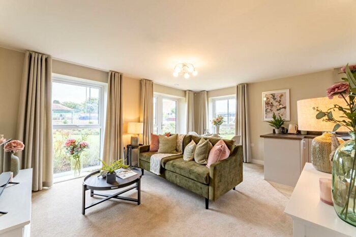 2 Bedroom Apartment For Sale In Alcester Road, Stratford-upon-Avon, CV37