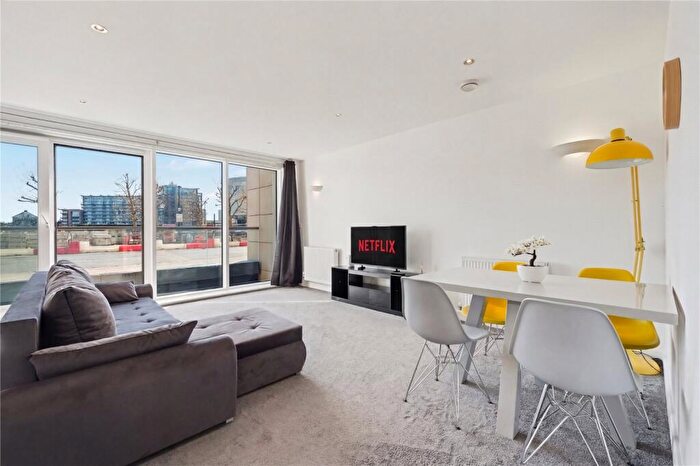 Apartment To Rent In Adriatic Apartments, Royal Victoria Dock, E16