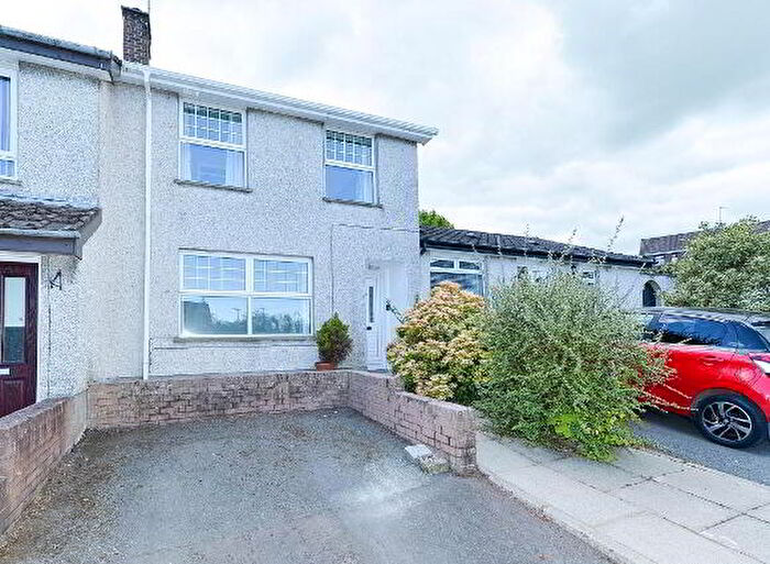 3 Bedroom Mid Terraced House For Sale In Lislane Park, Saintfield, BT24
