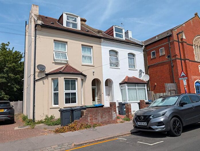 1 Bedroom Flat To Rent In Fernham Road, Thornton Heath, CR7