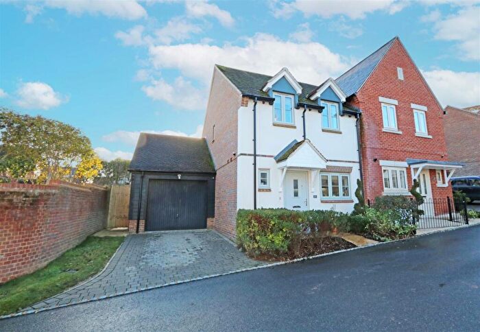 3 Bedroom Semi-Detached House For Sale In Wainwrights, Long Crendon, HP18