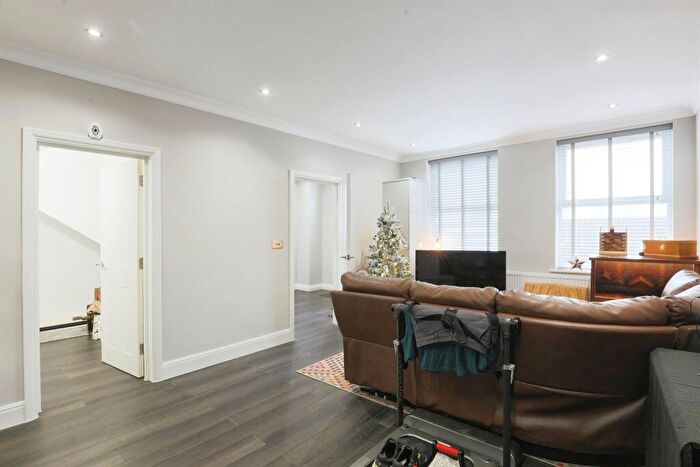 2 Bedroom House For Sale In Walton Road, Wellesbourne, Warwick, CV35
