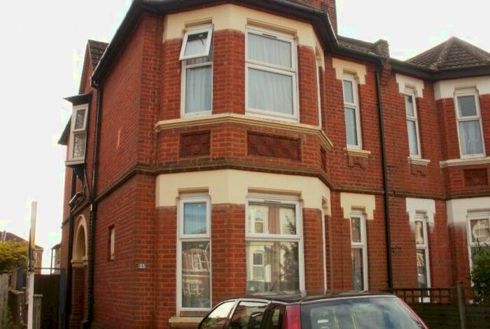 6 Bedroom Semi-Detached House To Rent In Alma Road, Portswood, Southampton, SO14
