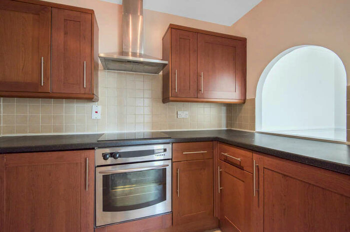 2 Bedroom Flat To Rent In Pippin Court, Park Road, EN4