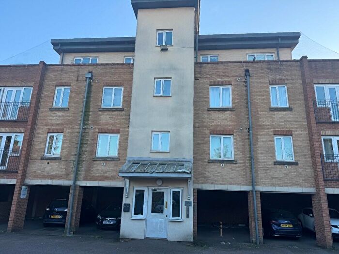 2 Bedroom Flat To Rent In Capstan Drive, Rainham, Havering, London, RM13