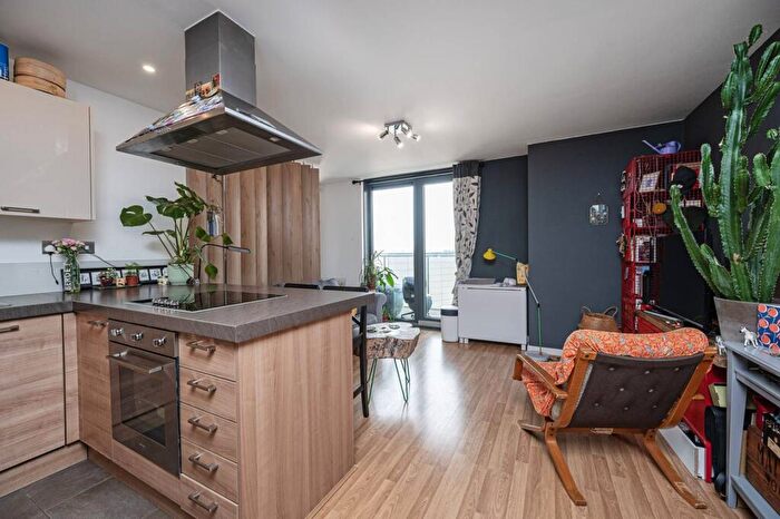 Studio To Rent In Homerton Road, Hackney, London, E9