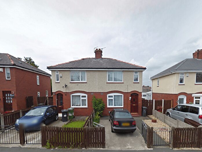 2 Bedroom Semi-Detached House To Rent In Broom Road, Worsley Hall, WN5