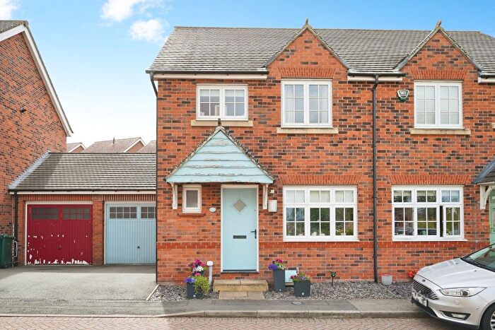 3 Bedroom Semi-detached House For Sale In Kent Way, Church Gresley, Swadlincote, Derbyshire, DE11
