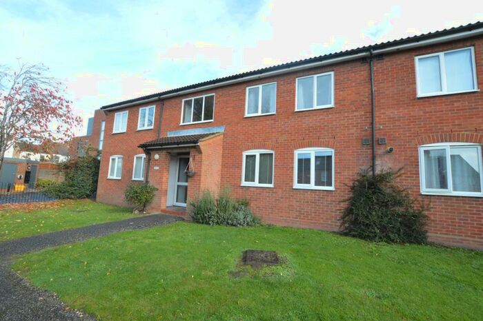 1 Bedroom Flat To Rent In Burleigh Rd, St Albans, AL1
