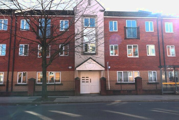 3 Bedroom Flat To Rent In Stretford Road, Manchester, M15