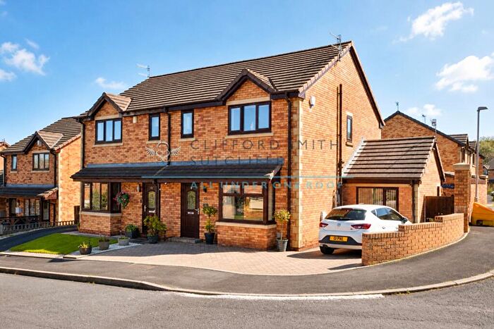 3 Bedroom Semi-Detached House For Sale In Berwick Drive, Burnley, BB12