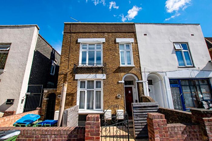 1 Bedroom Flat To Rent In Flat, , Plumstead Common Road, Plumstead, SE18