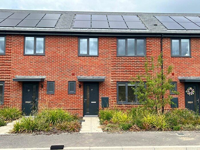 3 Bedroom House To Rent In Goodwood Crescent, Crowthorne, RG45