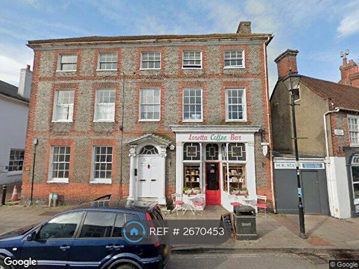 2 Bedroom Flat To Rent In High Street, Emsworth, PO10