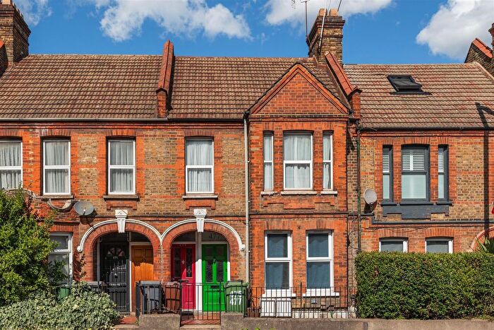 2 Bedroom Flat For Sale In Forest Road, Walthamstow, E17