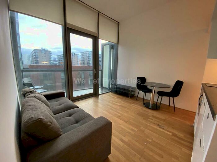 Apartment To Rent In Abito, Greengate, M3