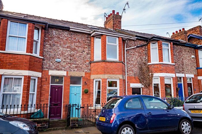4 Bedroom Terraced House To Rent In South Bank Avenue, York, YO23