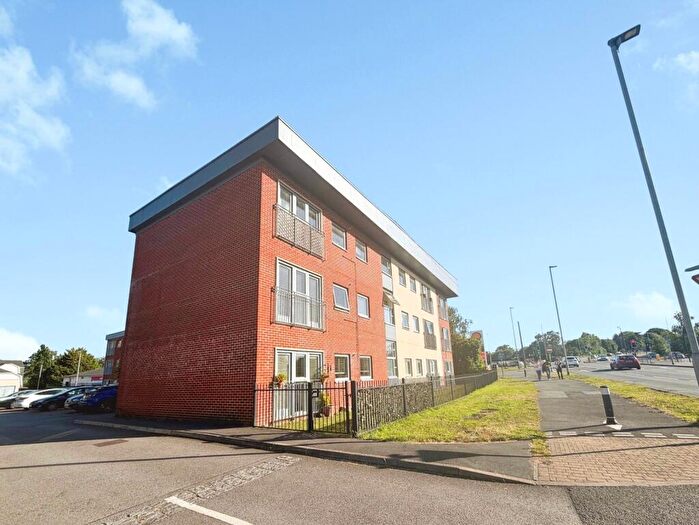 2 Bedroom Apartment For Sale In London Road, Binfield, Bracknell, RG42