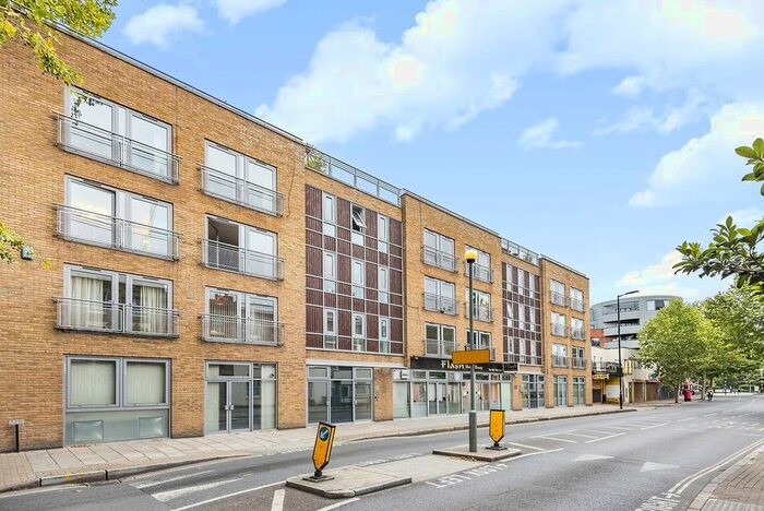 2 Bedroom Flat To Rent In Grange Road, London, SE1