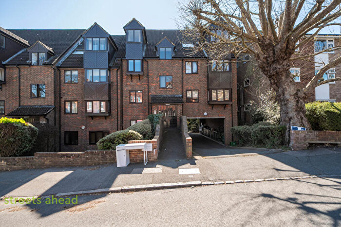1 Bedroom Apartment For Sale In Kestrel House, Mowbray Road, London, SE19