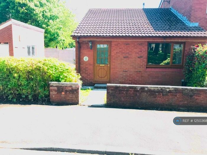 2 Bedroom Bungalow To Rent In Peter Street, Blackburn, BB1