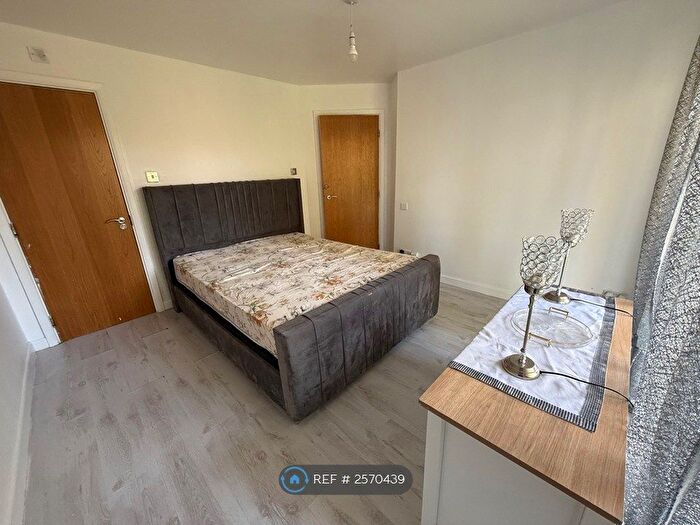 2 Bedroom Flat To Rent In Tower Point, Enfield, EN2
