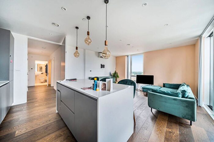 2 Bedroom Flat To Rent In Bollo Lane, Chiswick, London, W4