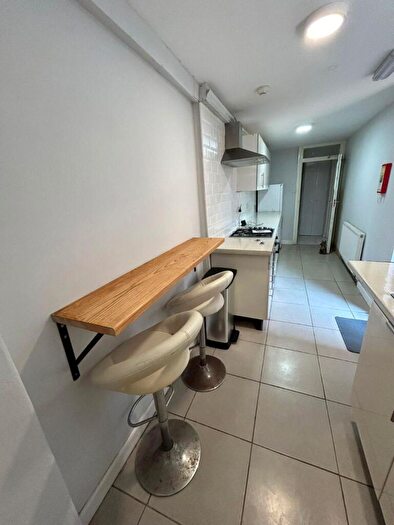 1 Bedroom Flat To Rent In Stacey Road, Roath, Cardiff, CF24