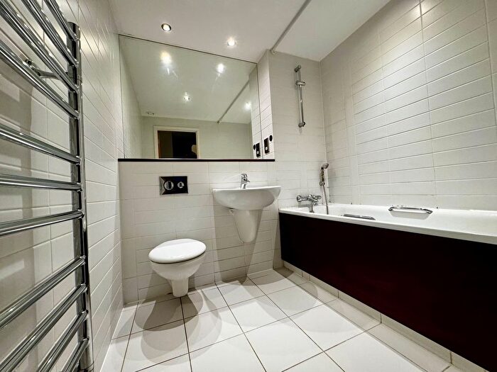 3 Bedroom Flat To Rent In Echo Building, West Wear Street, Sunderland, SR1