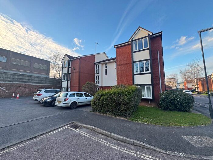 1 Bedroom Flat To Rent In Maunsell Park, Three Bridges, Crawley, RH10