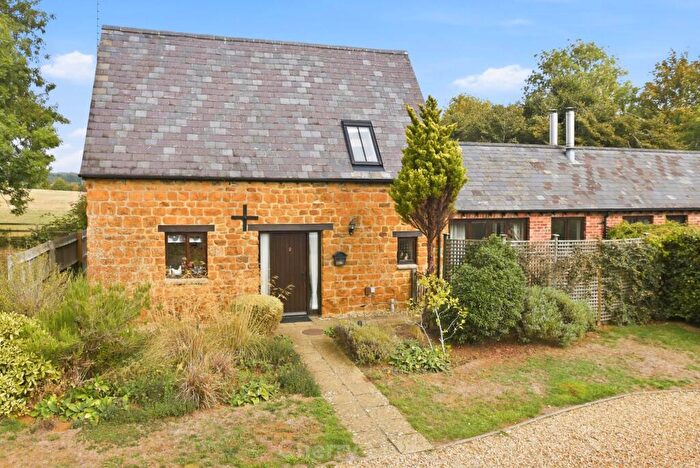 2 Bedroom Cottage To Rent In Cropredy, OX17