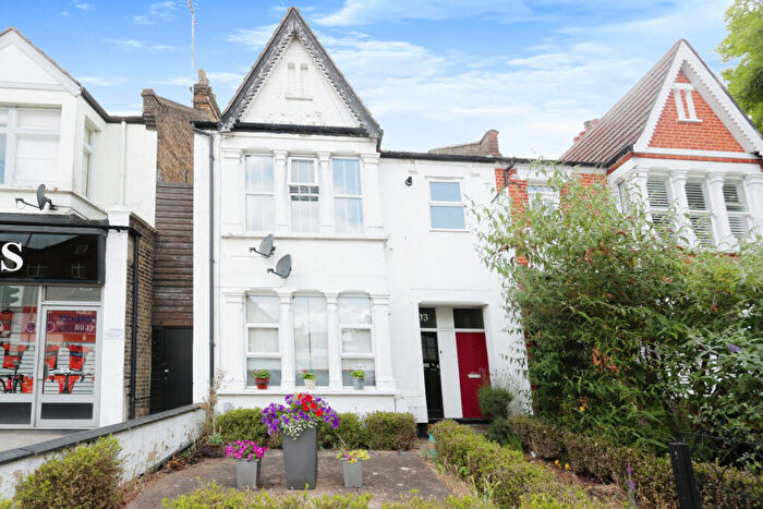 1 Bedroom Flat For Sale In Elm Road, Leigh-on-sea, SS9