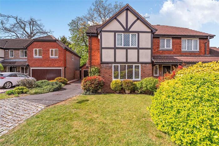3 Bedroom Semi Detached House For Sale In Chartwell Drive, Farnborough Village, BR6