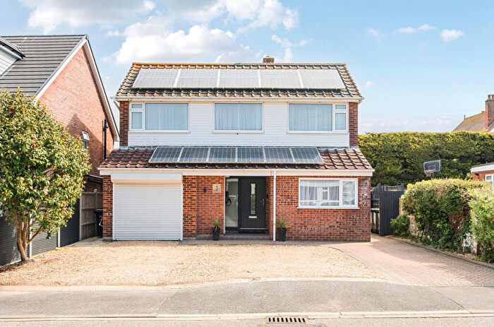4 Bedroom Detached House For Sale In Seaton Road, Highcliffe, Christchurch, BH23