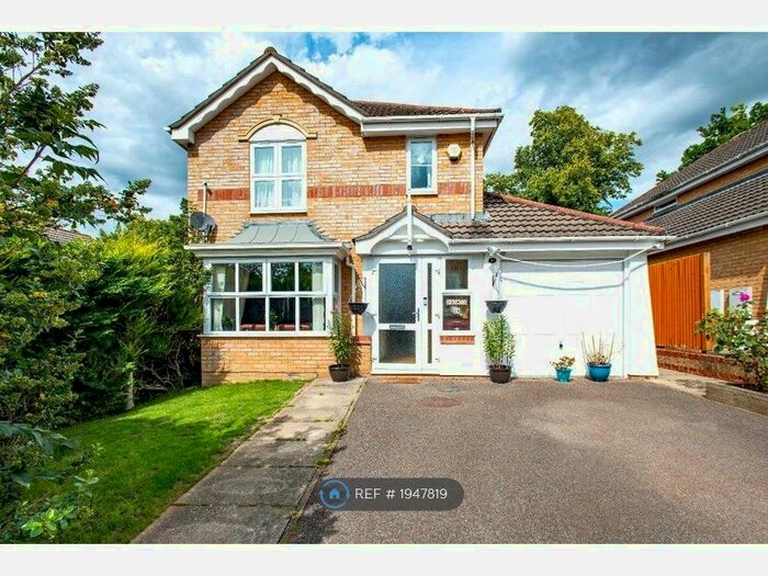 4 Bedroom Detached House To Rent In Penhale Close, Orpington, BR6