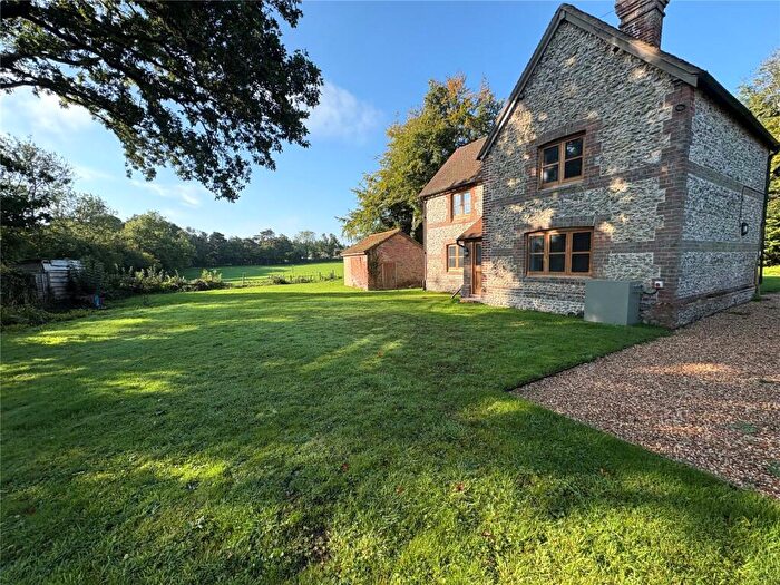 2 Bedroom Detached House To Rent In Monkwood, Alresford, Hampshire, SO24