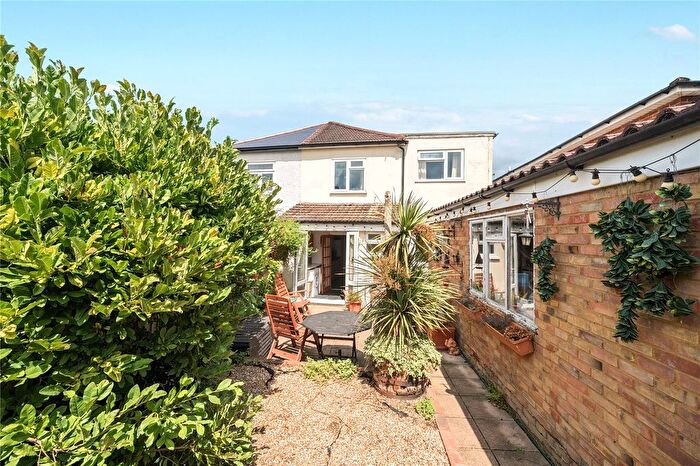 3 Bedroom Semi-Detached House For Sale In Cottimore Lane, Walton-On-Thames, KT12