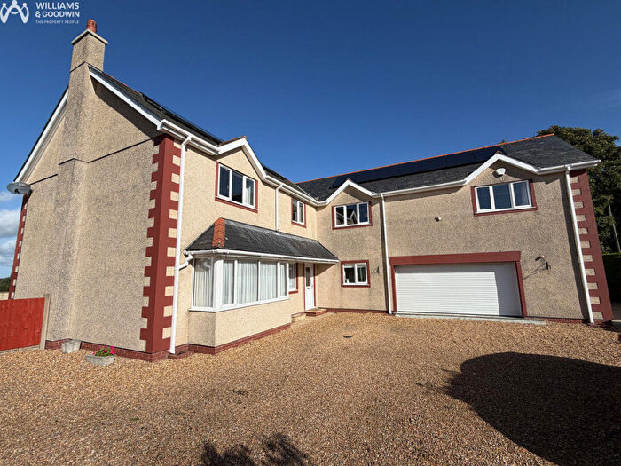 5 Bedroom Detached House For Sale In Off, Brynsiencyn, Anglesey, LL61