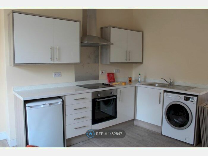 1 Bedroom Flat To Rent In Wellfield Place, Leeds, LS6