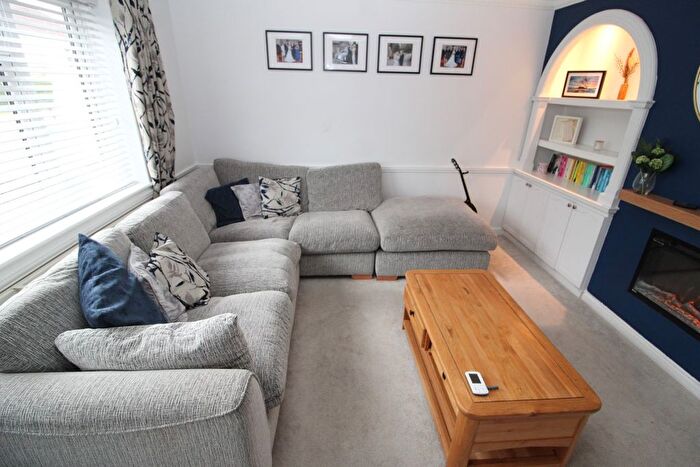 3 Bedroom Semi-Detached House To Rent In Edwards Avenue, Ruislip, HA4