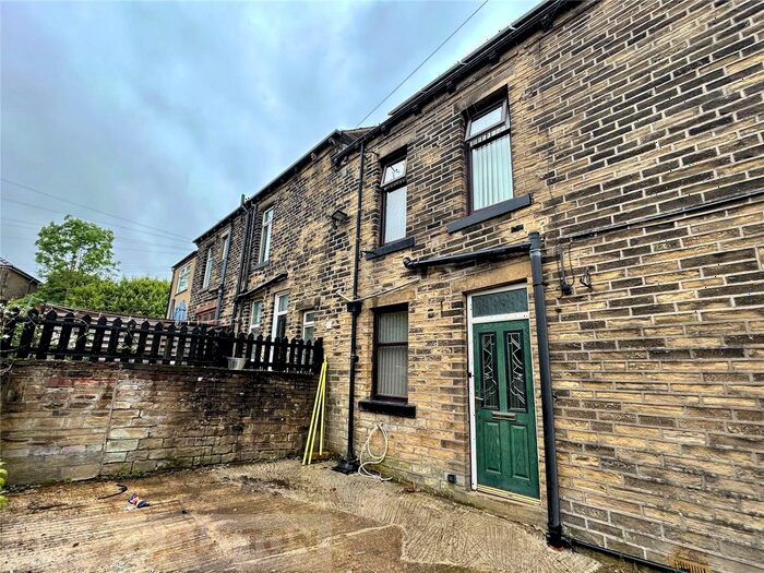 3 Bedroom Maisonette To Rent In Shay Lane, Holmfield, Halifax, West Yorkshire, HX2