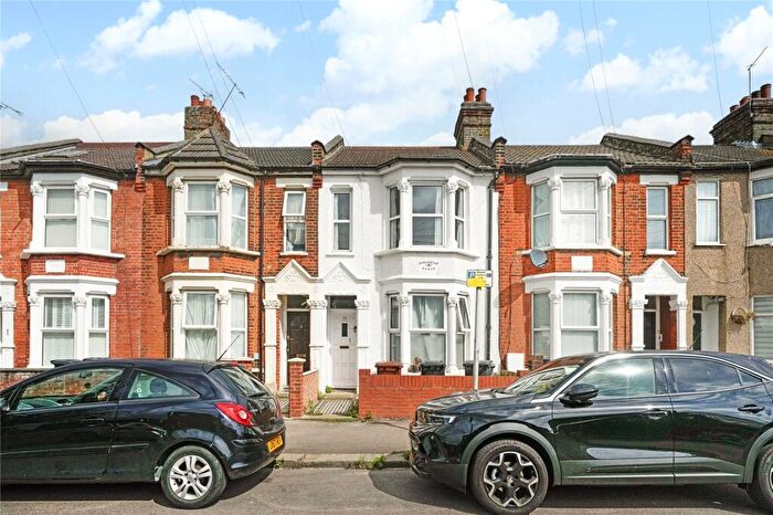 1 Bedroom Flat For Sale In Tavistock Avenue, Walthamstow, London, E17