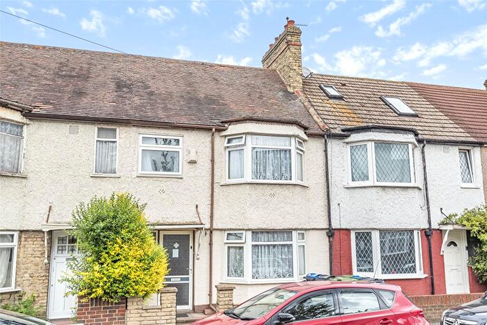 3 Bedroom Terraced House For Sale In Eveline Road, Mitcham, Surrey, CR4