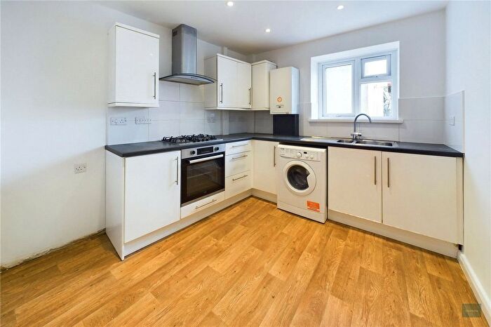 2 Bedroom Flat To Rent In Vauxhall Street, Plymouth, PL4