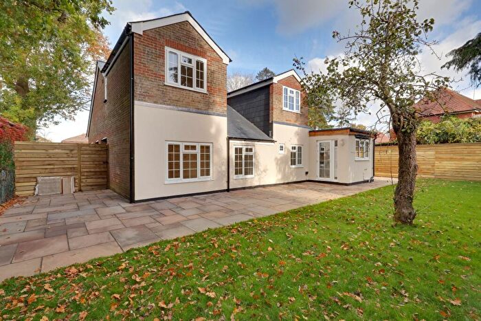 4 Bedroom Chalet For Sale In Uplands Road, Denmead, PO7