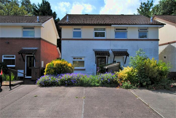 2 Bedroom End Of Terrace House To Rent In Heath Mead, Heath, Cardiff, CF14