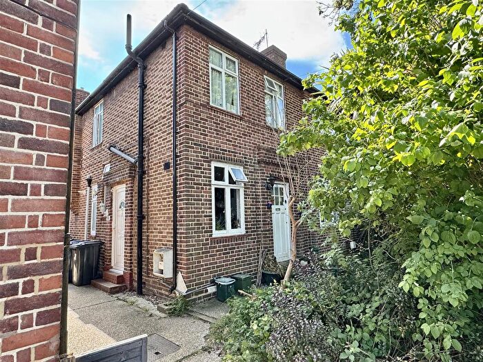 2 Bedroom Maisonette For Sale In Shelley Close, Greenford, UB6