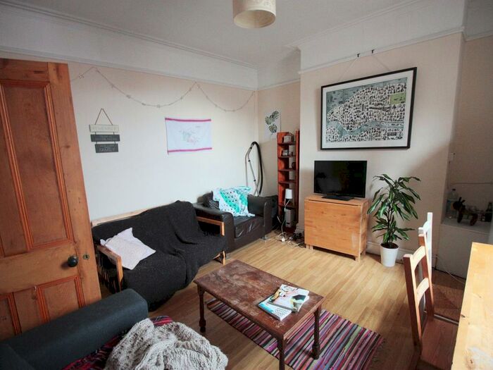 4 Bedroom Apartment To Rent In Osborne Road, Newcastle Upon Tyne, NE2