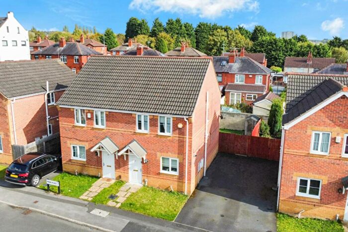 3 Bedroom House For Sale In Primo Place, Leeds, LS8