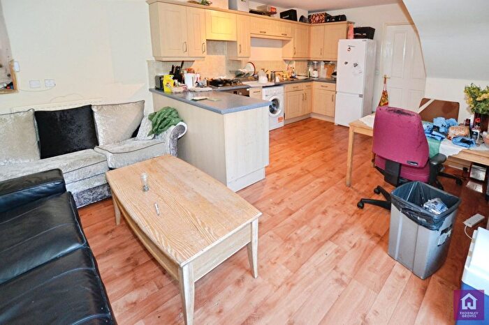 4 Bedroom End Terrace House To Rent In Greengage, Manchester, M13